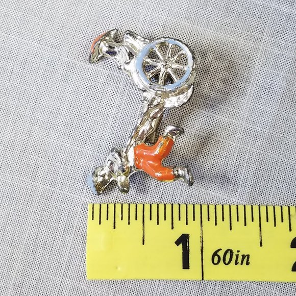 Vintage 1940s Rickshaw Enameled Pin - Picture 6 of 7